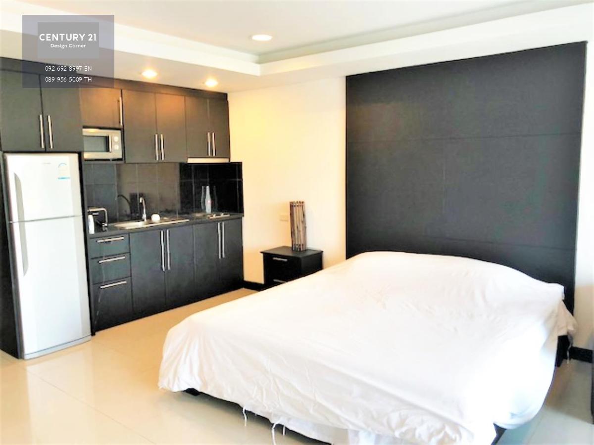 This condo is for sale at the price of 1,350,000฿ (Recently reduced from 1,700,000฿) 1 bedroom & 1 bathroom 36 square meters 4th floor Company ownership Fully furnished & ready to move in Condo features: Balcony with garden view European kitchen Air-condi