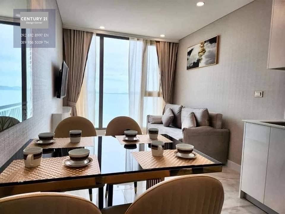 ขายคอนโด Copacabana beach front Jomtian Pattaya 