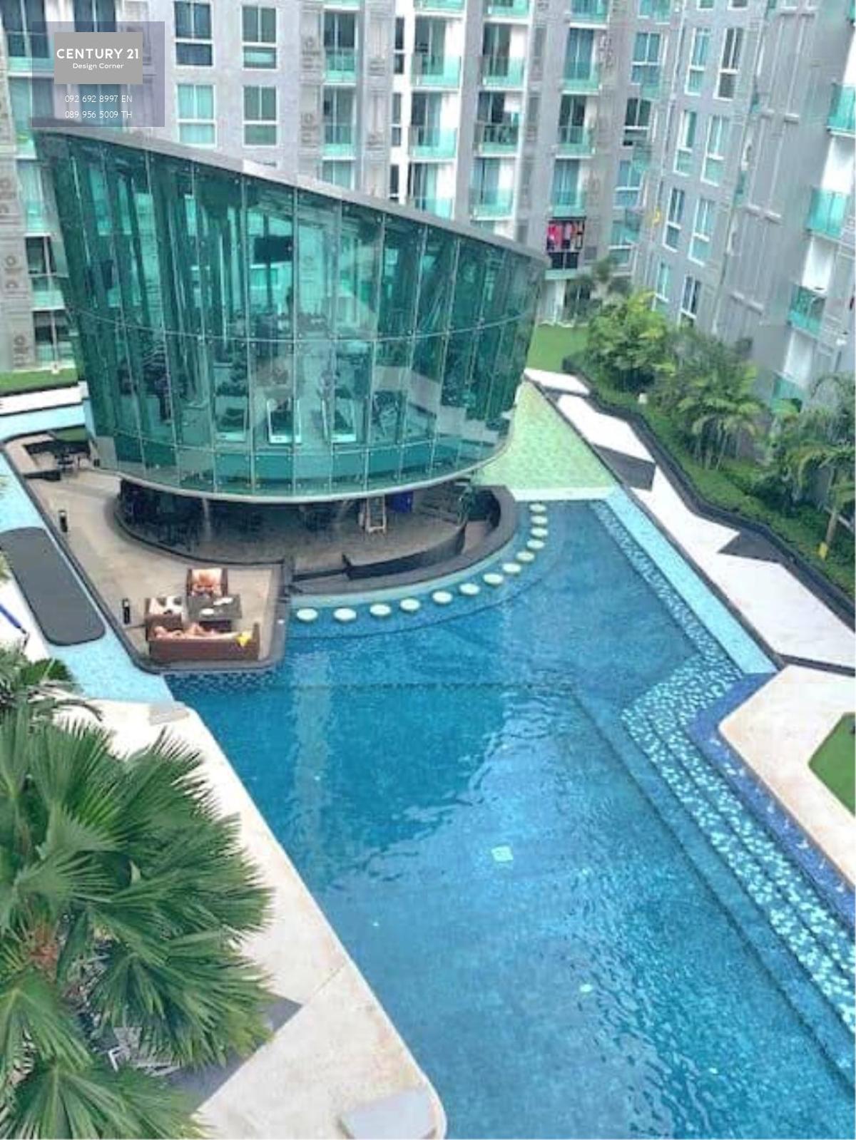 This top-floor condominium is for sale and it comes at the price of 2,650,000฿. 1 Bedroom & 1 Bathroom 35 square meters floor area size Fully furnished & fitted. Ready to move in. Foreign Quota Condo features: Beautiful view of the pool from the balcony a