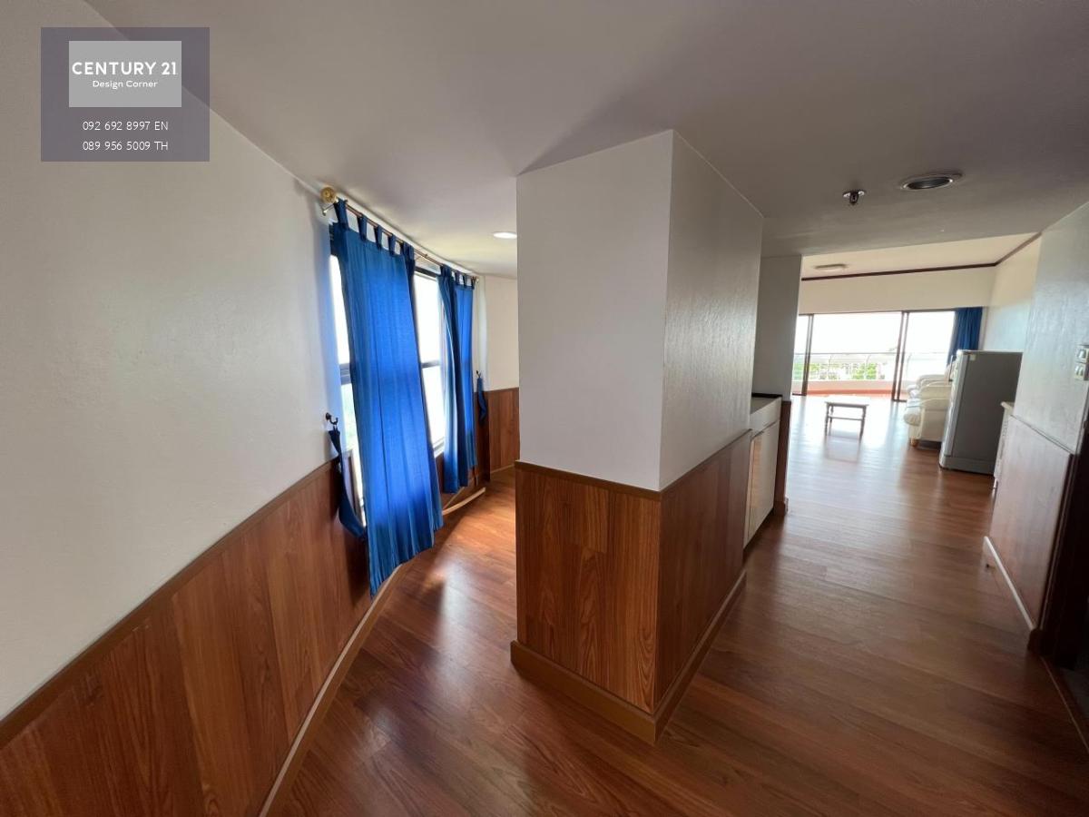 This beachfront condominium comes at the price of 6,000,000฿ 1 Bedroom & 1 Bathroom 110 square meters Fully furnished & fitted. It has been renovated from its original condition Foreign Quota Transfer fees & taxes: 50/50 Condo features, furniture & applia