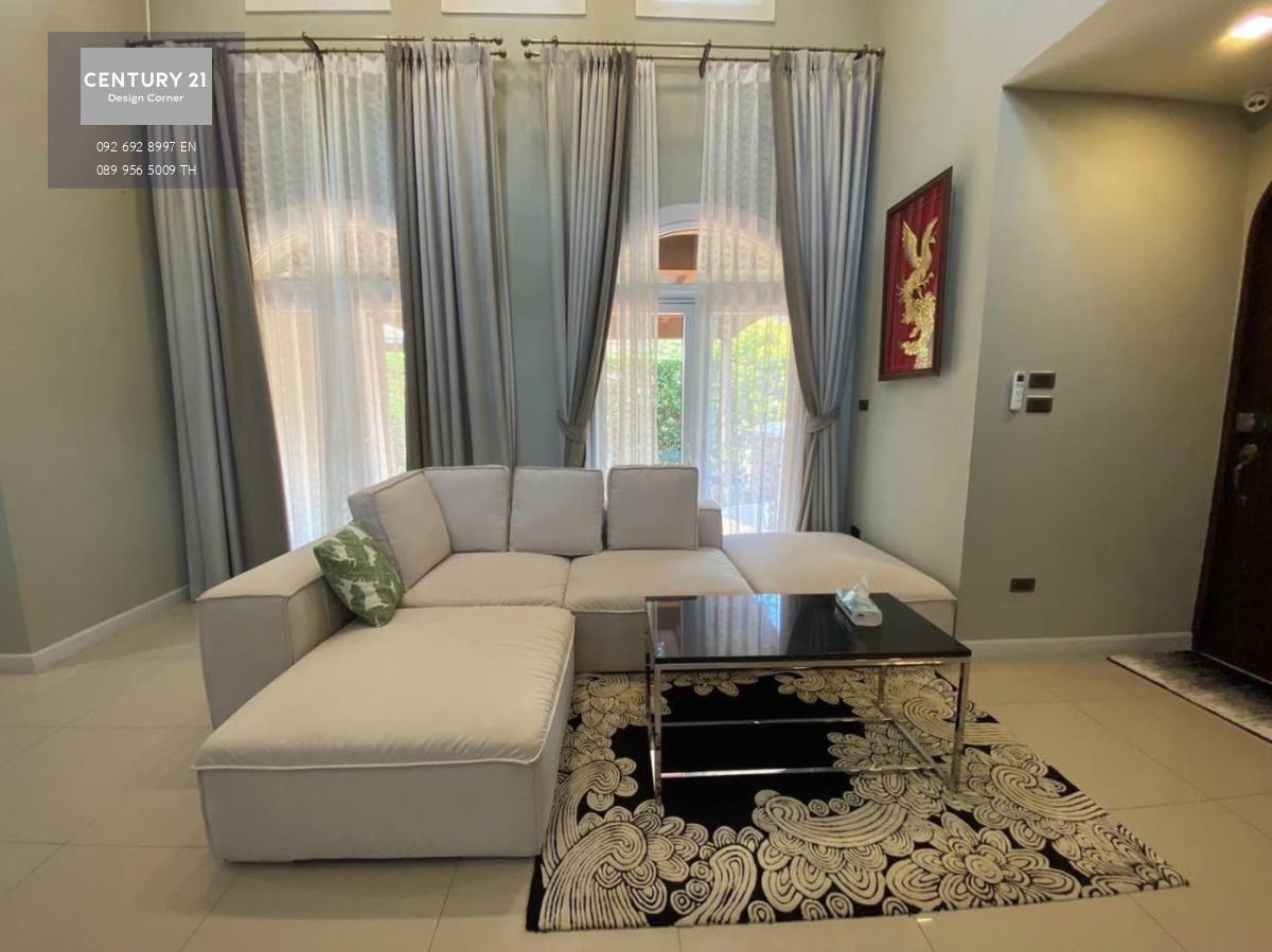 beautiful house in the project European-style house with private pool villa, special price, Silk Road Place, Chaiyaphruek Road, Pattaya Living area 452 sq.m. 3 bedrooms 2 bathrooms European Kitchen living room Quiet swimming pool and courtyard with waterf