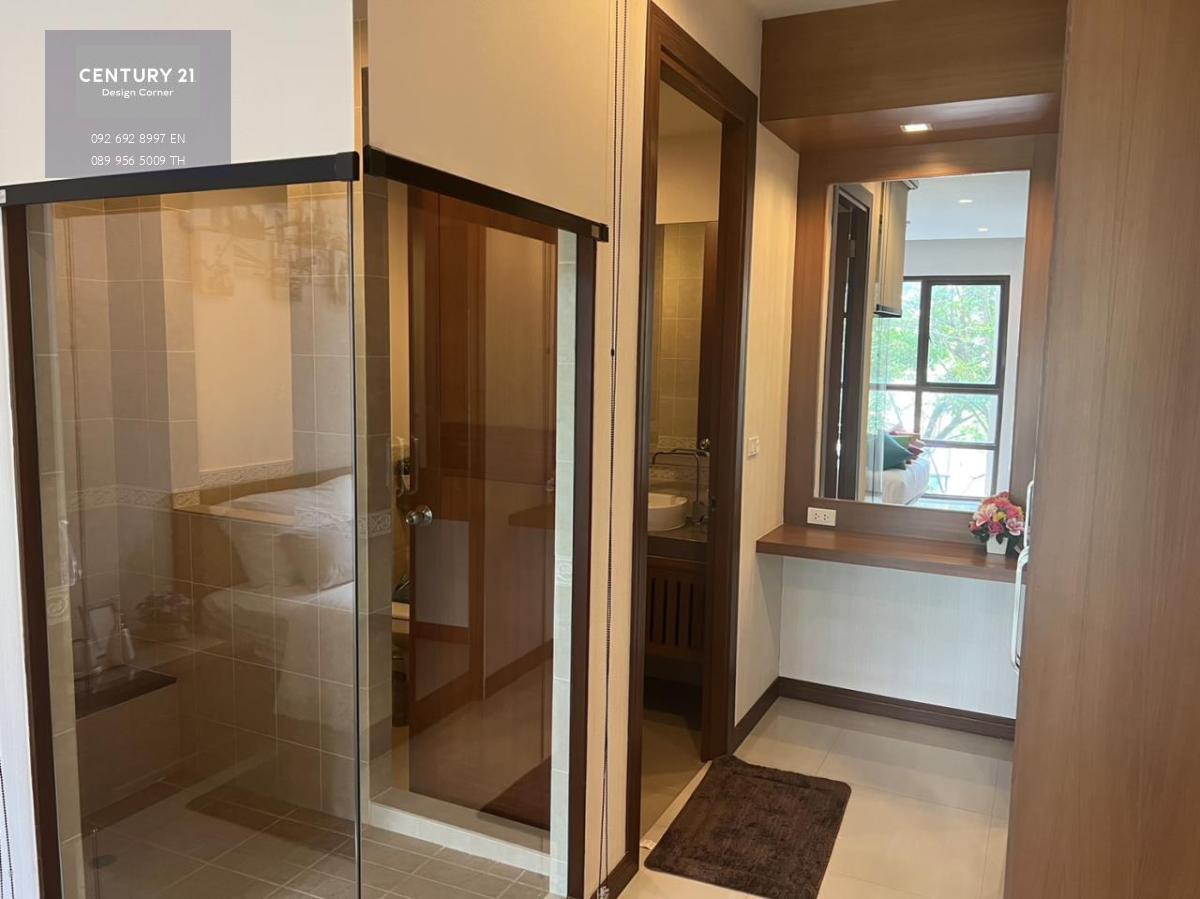 This centrally located condominium is for sale and it comes at the price of 4,600,000฿ 1 Bedroom & 1 Bathroom 64 square meters Fully furnished & fitted. It has been recently renovated from its original condition. Brand new furniture. Condo features, furni