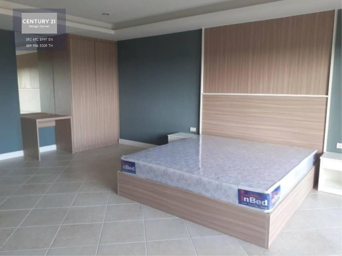 Condo for sale as is, special price, Pratumnak, Pattaya.Size 55.74 sq m Price 3,623,100 bath centralgaragegardenBBQ area24 hour securityswimming poolnearby placesSupermarket 1.4 kilometers from the condo.Tops Daily 1.7 km.The Plaza Jomtien Shopping Center