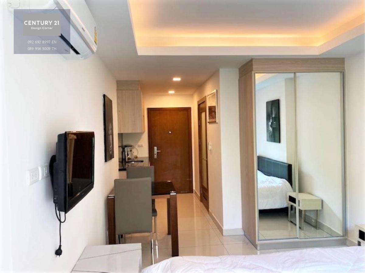 This condo is for sale at the price of 2,950,000฿ (Recently reduced from 3,950,000฿) and for rent at 22,000฿ per month (12 month contract) 1 bedroom & 1 bathroom 77 square meters Company ownership 3rd floor Condo features: Spacious living room area Fully 