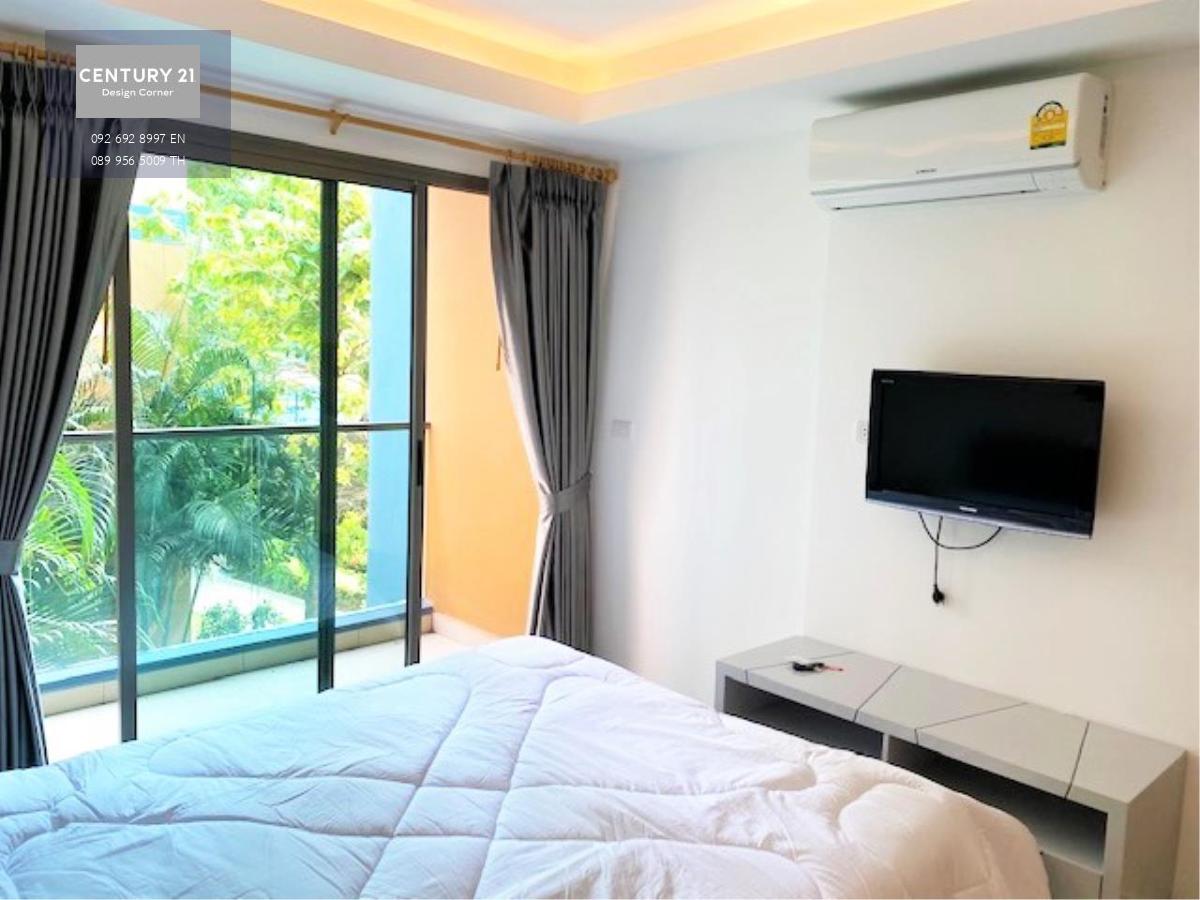 This condo is for sale at the price of 2,950,000฿ (Recently reduced from 3,950,000฿) and for rent at 22,000฿ per month (12 month contract) 1 bedroom & 1 bathroom 77 square meters Company ownership 3rd floor Condo features: Spacious living room area Fully 