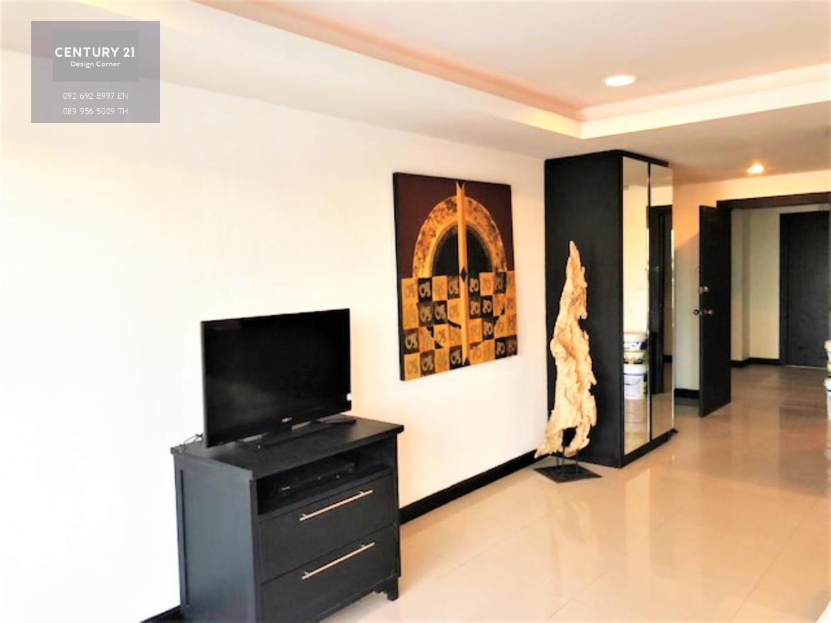 This condo is for sale at the price of 1,350,000฿ (Recently reduced from 1,700,000฿) 1 bedroom & 1 bathroom 36 square meters 4th floor Company ownership Fully furnished & ready to move in Condo features: Balcony with garden view European kitchen Air-condi