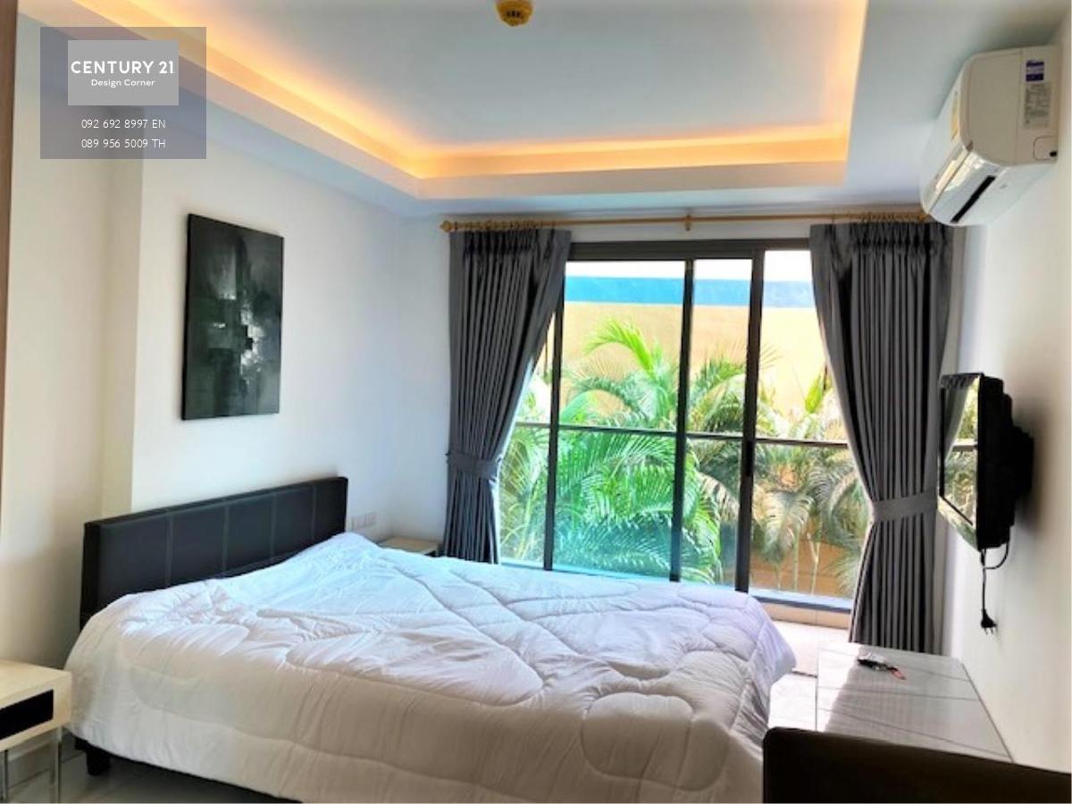 This condo is for sale at the price of 2,950,000฿ (Recently reduced from 3,950,000฿) and for rent at 22,000฿ per month (12 month contract) 1 bedroom & 1 bathroom 77 square meters Company ownership 3rd floor Condo features: Spacious living room area Fully 