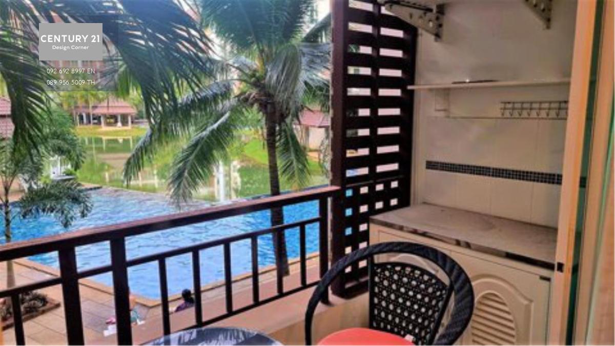 This seaside condominium is for sale and it comes at the price of 990,000฿. (Recently reduced from 1,250,000฿) Studio 25 square meters floor area size Fully furnished & fitted. Ready to move in. Foreign Quota Project features: Swimming pool Fitness center