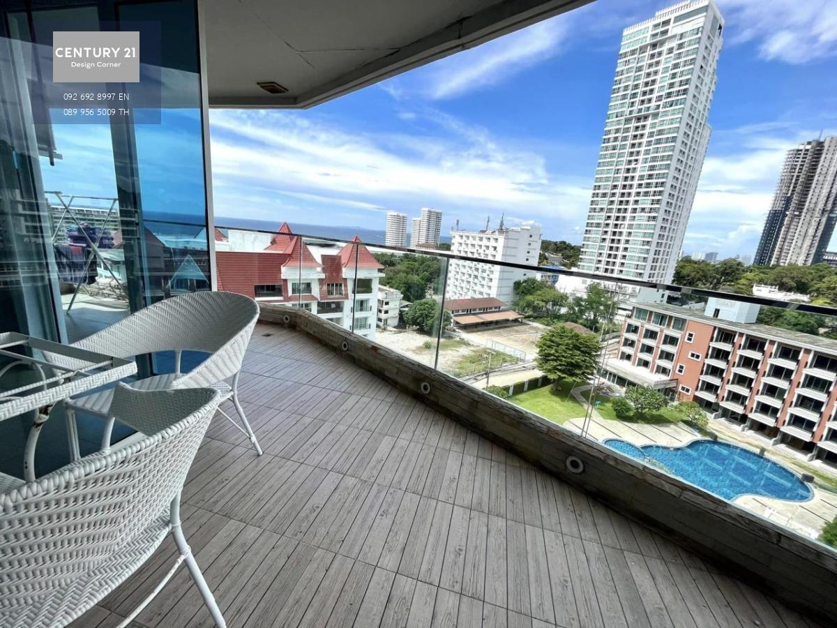 This low-rise condo is for sale and it comes at the price of 4,600,000฿. 1 Bedroom & 1 Bathroom 48 square meters Foreign quota 11th floor Recently renovated and ready to move in Condo features, furniture & appliances: Large balcony with park & partial sea