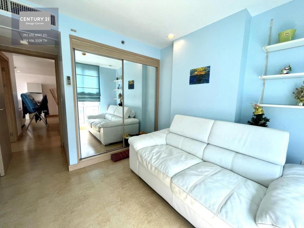 This low-rise condo is for sale and it comes at the price of 4,600,000฿. 1 Bedroom & 1 Bathroom 48 square meters Foreign quota 11th floor Recently renovated and ready to move in Condo features, furniture & appliances: Large balcony with park & partial sea