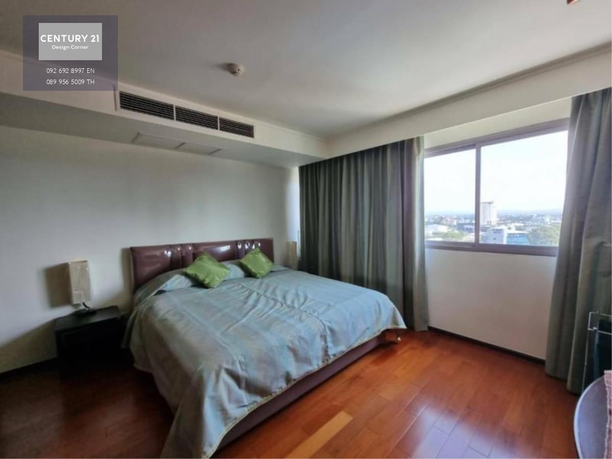 This seafront condominium comes at the price of 9,000,000฿ for sale and 35,000฿ per month for rent 1 Bedroom & 1 Bathroom 80 square meters Fully furnished & fitted. It has been renovated from its original condition Thai Quota Condo features, furniture & a