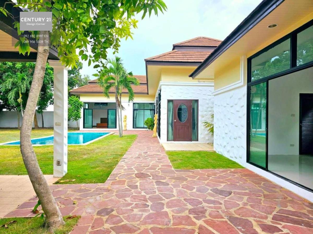 This single-storey house is for sale and it comes at the price of 10,950,000฿ 160 square meters interior area size 268 square wah / 968 square meters Company ownership (If bought in Thai name, purchaser pay for the transfer fees) Recently renovated Partia