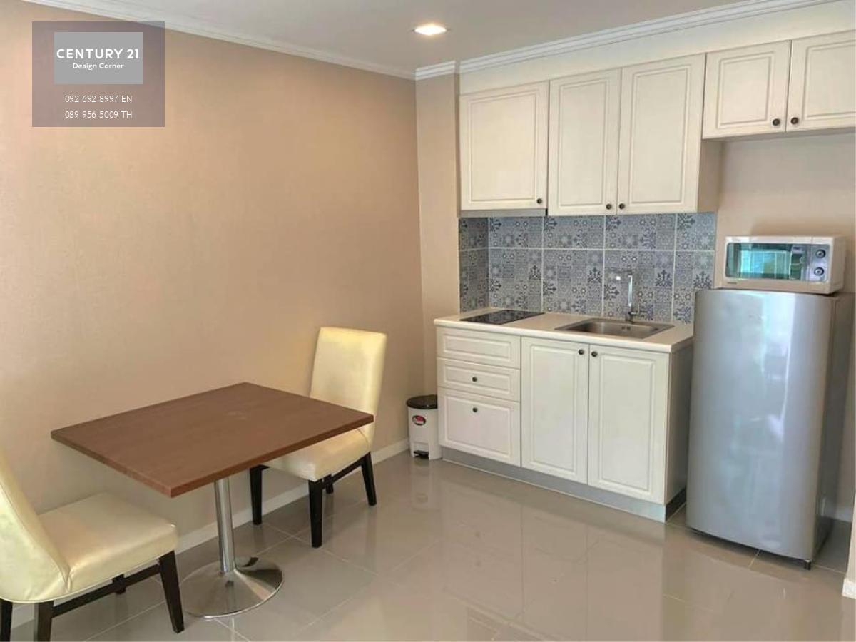 This condo has direct pool access and is for sale and for the price of 2,290,000฿. 1 Bedrooms & 1 Bathrooms 35.49 square meters floor area size Fully furnished & fitted. Ready to move in. Foreign Quota Condo features: Balcony with direct pool access Bedro