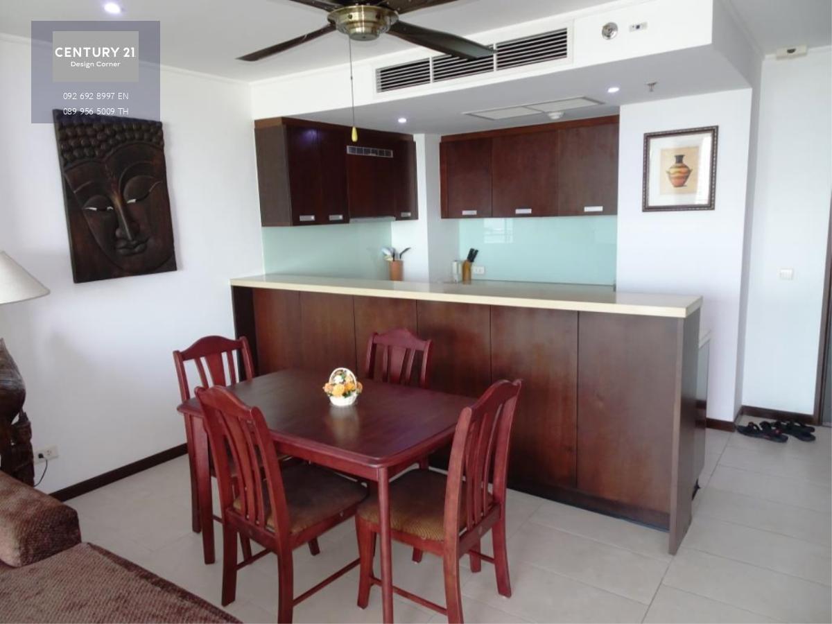 This sea-view condo is for sale and it comes at the price of 9,800,000฿. 1 Bedroom & 1 Bathroom 80 square meters Fully furnished & fitted. Ready to move in Condo features, furniture & appliances: Beautiful view of the city and the sea Fully equipped Europ