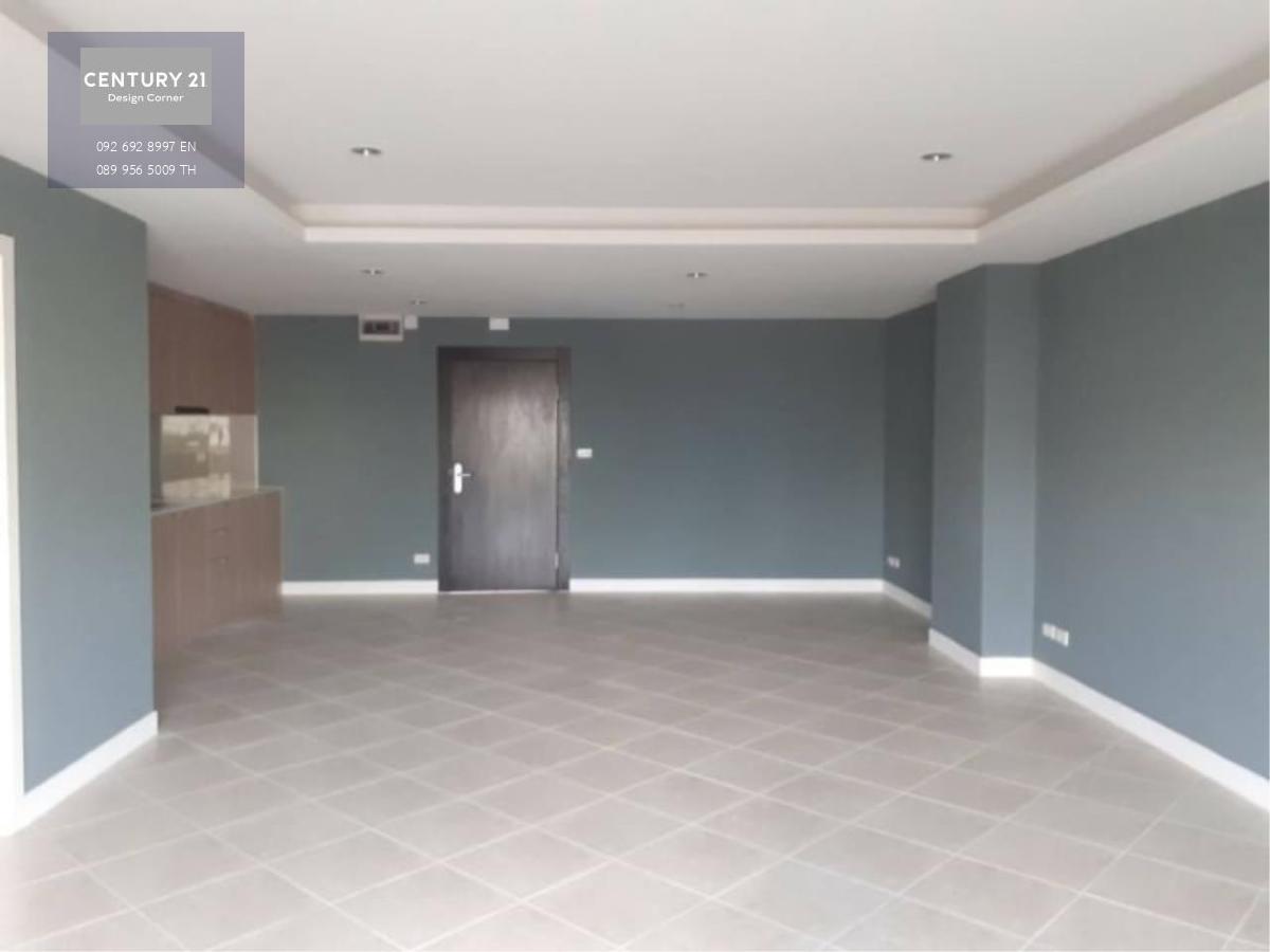 Condo for sale as is, special price, Pratumnak, Pattaya.Size 55.74 sq m Price 3,623,100 bath centralgaragegardenBBQ area24 hour securityswimming poolnearby placesSupermarket 1.4 kilometers from the condo.Tops Daily 1.7 km.The Plaza Jomtien Shopping Center