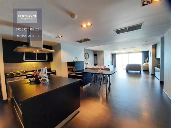 ขายคอนโดพร้อมผู้เช่า   คอนโดวิวทะเล ชื่อต่างชาติ La Royale Beach Condo นาจอมเทียน พัทยา