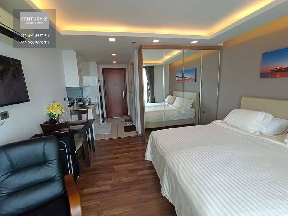 ขายคอนโดวิวทะเล ห้องพร้อมเข้าอยู่ ชื่อต่างชาติ Peak Tower Condo Pratumnak Hill , Pattaya 