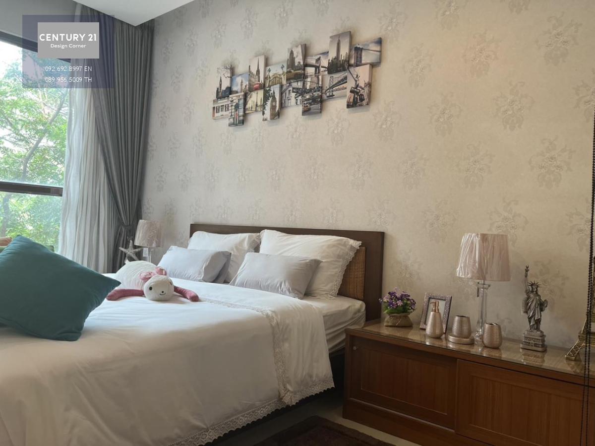 This centrally located condominium is for sale and it comes at the price of 4,600,000฿ 1 Bedroom & 1 Bathroom 64 square meters Fully furnished & fitted. It has been recently renovated from its original condition. Brand new furniture. Condo features, furni