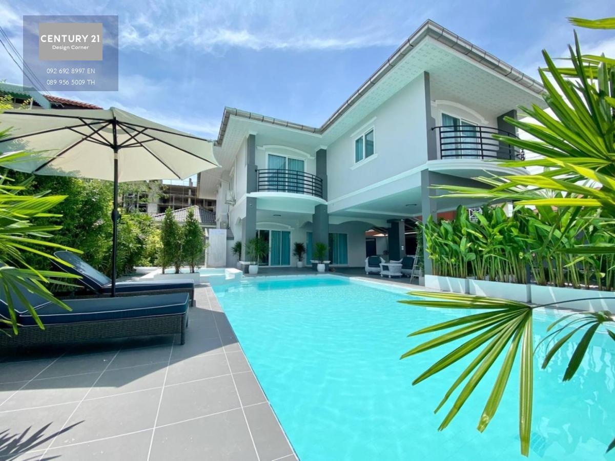 Beautiful pool villa for sale in a project, special price View Point Village Jomtien Pattaya