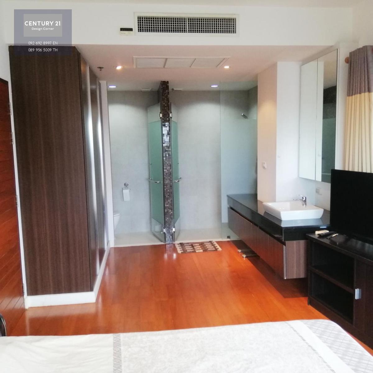 This low-floor condominium comes at the price of 3,600,000฿ for sale and 20,000฿ per month for a 12 month rental contract. (Long term contracts only) 2 Bedrooms & 2 Bathrooms 3rd Floor 61.5 square meters Fully furnished & fitted Foreign Quota Transfer fee