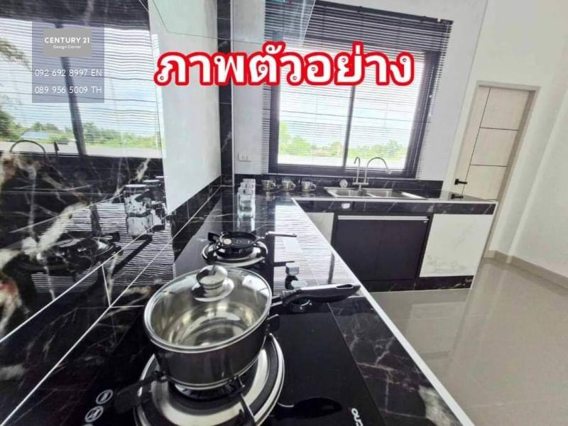 บ้านสร้างใหม่ หลังมุม 3 ห้องนอน 2 ห้องน้ำ มีพื้นที่ทำสระว่ายน้ำได้ ชัยพฤกษ์ 2 พัทยา  ตกแต่งเฟอร์ครบ พร้อมเข้าอยู่ 