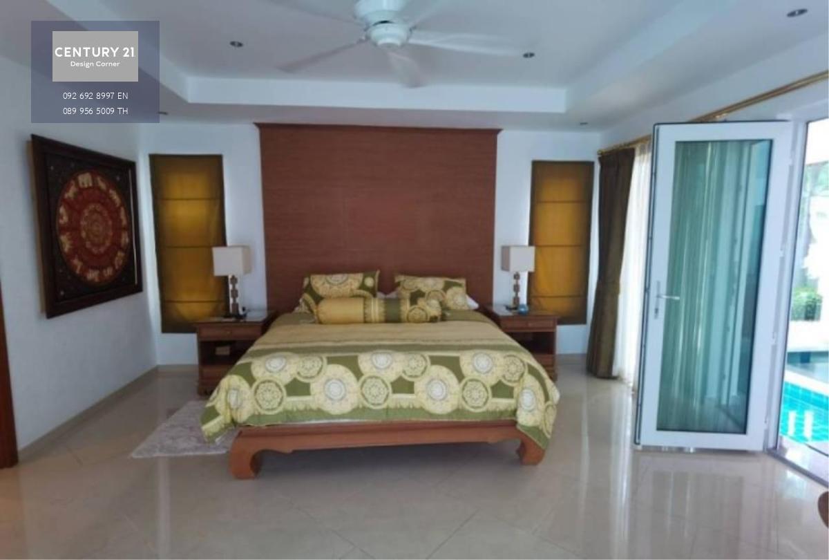 Pool Villa for Sale in Siam royal view Pattaya Land Area 1,104 m2 Usable Area 680 m2 on 2 floors 4 Bedrooms 4 bathrooms on suite High end European Kitchen Lounge Dinning Room Separate Office Double Garage with electric door. High End finishes and tiles (S