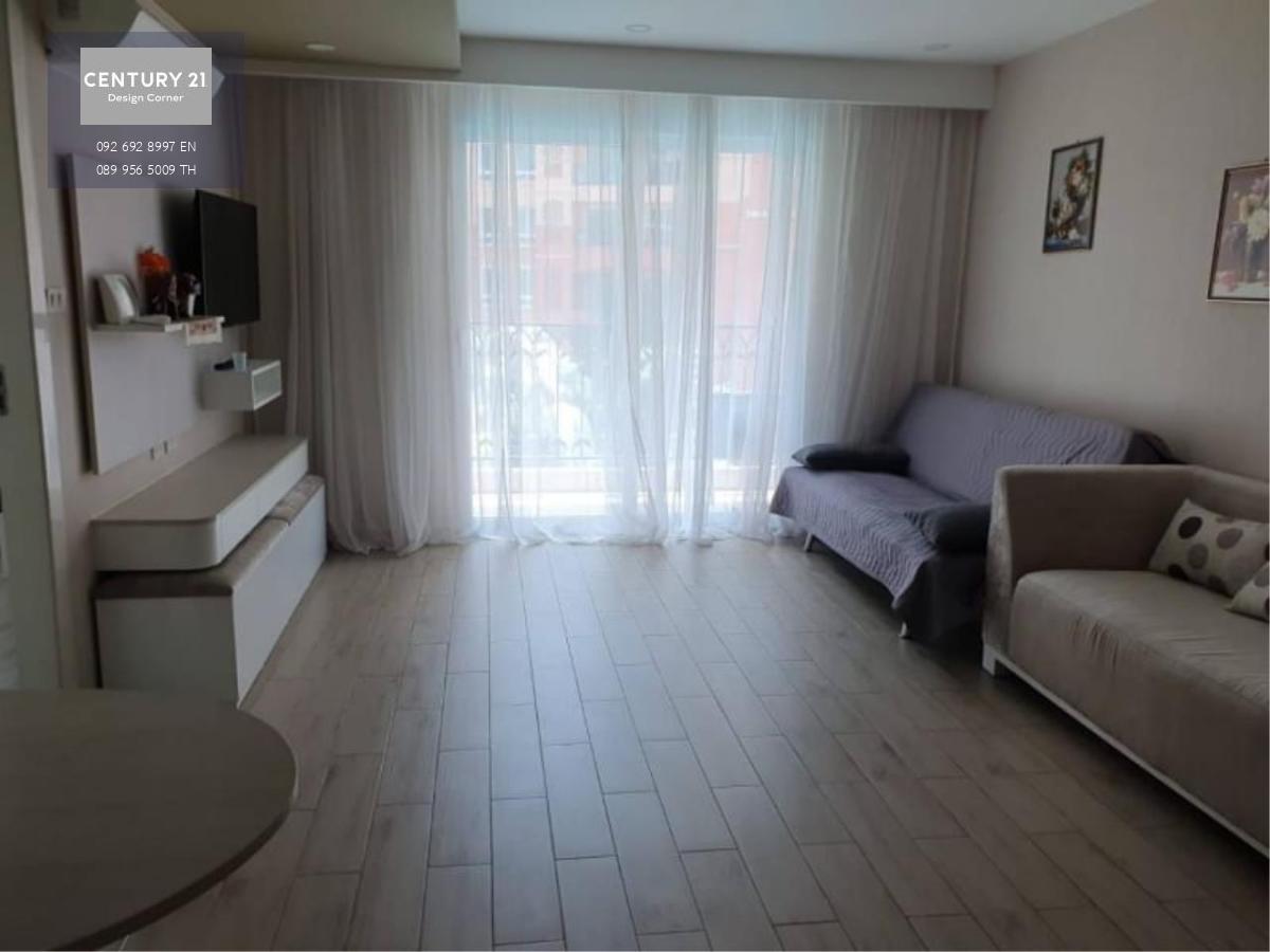 This pool-view condo is for sale and it comes at the price of 2,800,000฿ 1 Bedroom & 1 Bathroom 52 square meters Fully furnished & fitted. Ready to move in. Condo features: Pool & water park view European kitchen En-suite Fully airconditioned Built-in war