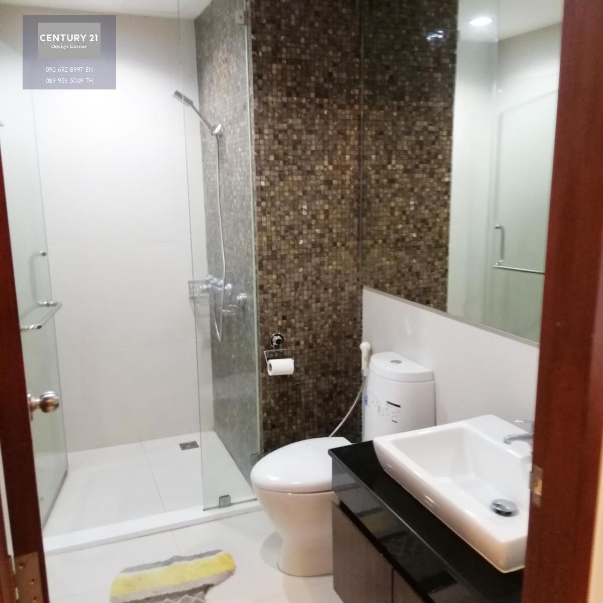 This low-floor condominium comes at the price of 3,600,000฿ for sale and 20,000฿ per month for a 12 month rental contract. (Long term contracts only) 2 Bedrooms & 2 Bathrooms 3rd Floor 61.5 square meters Fully furnished & fitted Foreign Quota Transfer fee