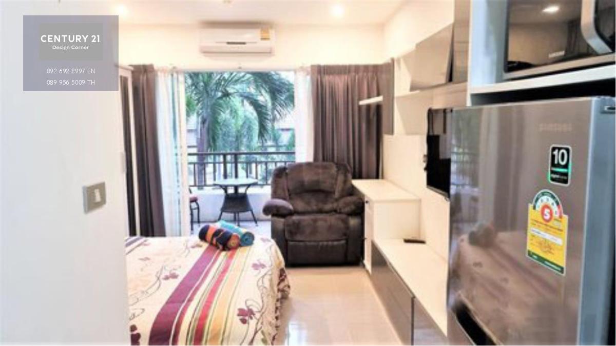 This seaside condominium is for sale and it comes at the price of 990,000฿. (Recently reduced from 1,250,000฿) Studio 25 square meters floor area size Fully furnished & fitted. Ready to move in. Foreign Quota Project features: Swimming pool Fitness center