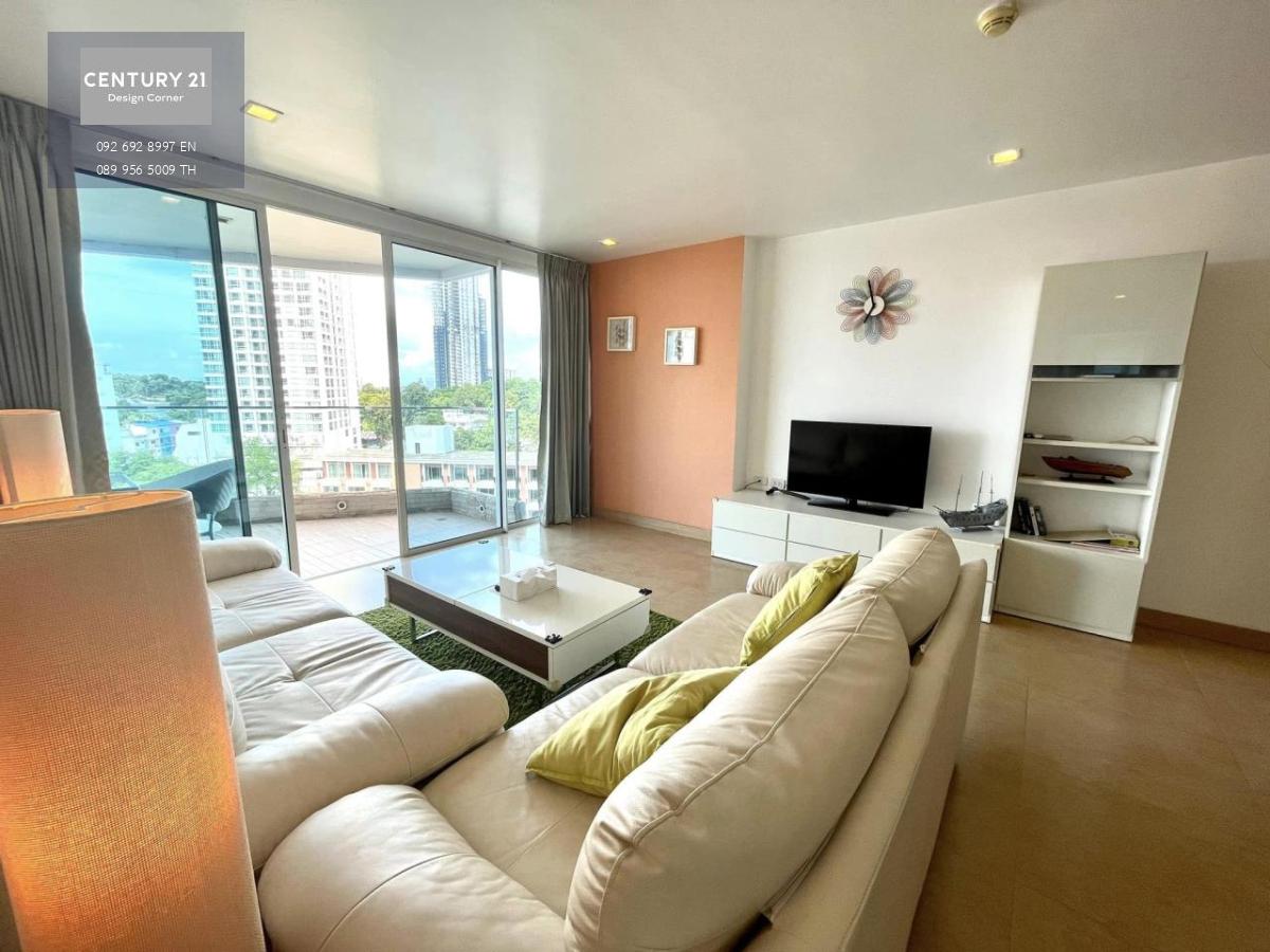 This low-rise condo is for sale and it comes at the price of 4,600,000฿. 1 Bedroom & 1 Bathroom 48 square meters Foreign quota 11th floor Recently renovated and ready to move in Condo features, furniture & appliances: Large balcony with park & partial sea