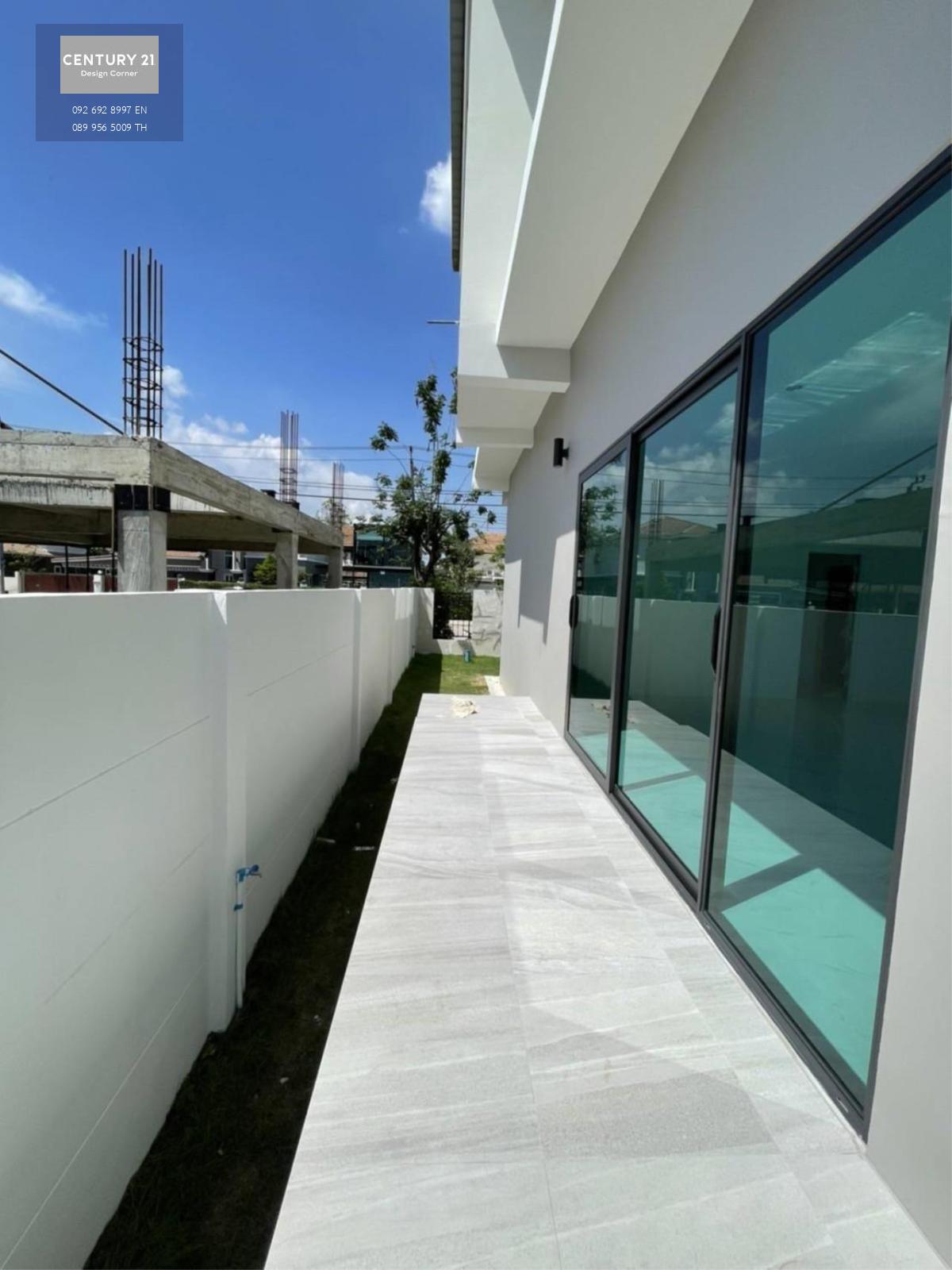 040 new pool villas on 203 sqwah in Bangkok 5bed 6bath 4 car parking land size 203 sqwah or 812 sqm