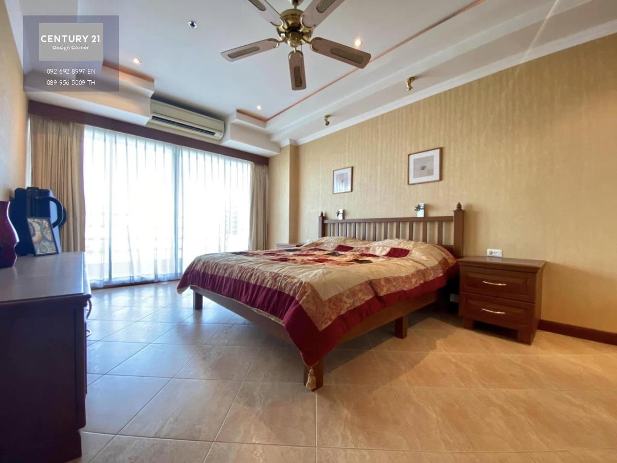 This low-rise condo is for sale and it comes at the price of 3,500,000฿. 1 Bedroom & 1 Bathroom 51 square meters Foreign quota Fully furnished & fitted. Ready to move in. Condo features, furniture & appliances: Balcony with garden & city view Living room 