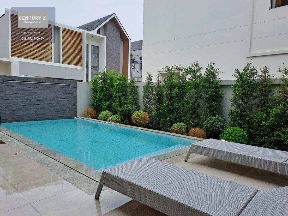 Beautiful Nordic style pool villa for sale. Fully furnished, ready to move in, The Infini Pattaya Land size 66 sq.wa (264 sq.m) Living area 290 sq.m 4 bedrooms 4 bathrooms kitchen living room private pool car park near international school 10 minutes from