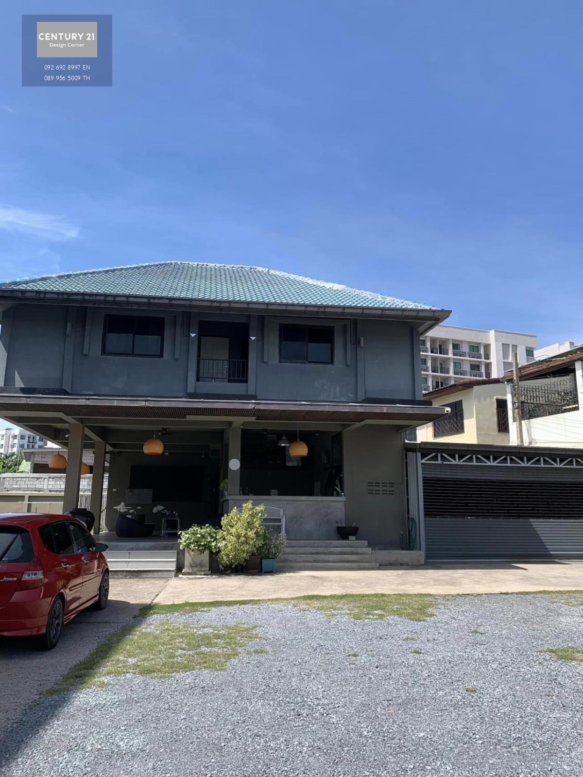 Sale price is 35,000,000฿ and rental price is 140,000฿ per month (Negotiable) 406 square wah or 1624 square meters Space to build an additional apartment building, spacious parking All in all the price includes, 4 bedrooms & 5 bathrooms & 21 apartments + 