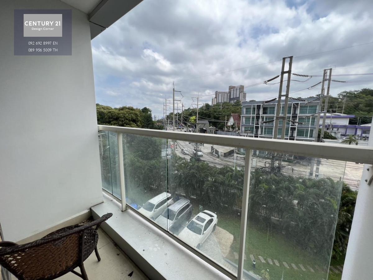 This condo is for sale at the price of 2,390,000฿ 1 bedroom & 1 bathroom 39 square meters 4th floor Foreign quota Condo features: Balcony and living room with great view of Pratumnak European kitchen Ceiling to floor glass windows in the bedroom providing