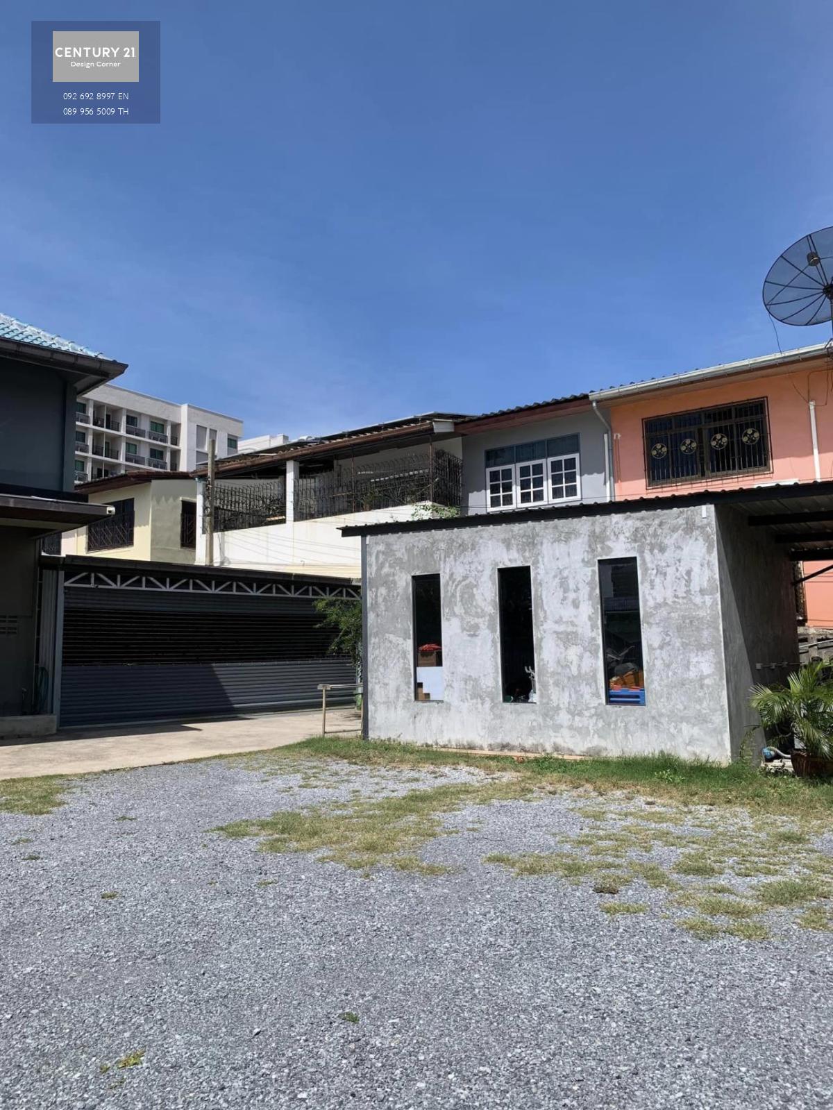 Sale price is 35,000,000฿ and rental price is 140,000฿ per month (Negotiable) 406 square wah or 1624 square meters Space to build an additional apartment building, spacious parking All in all the price includes, 4 bedrooms & 5 bathrooms & 21 apartments + 