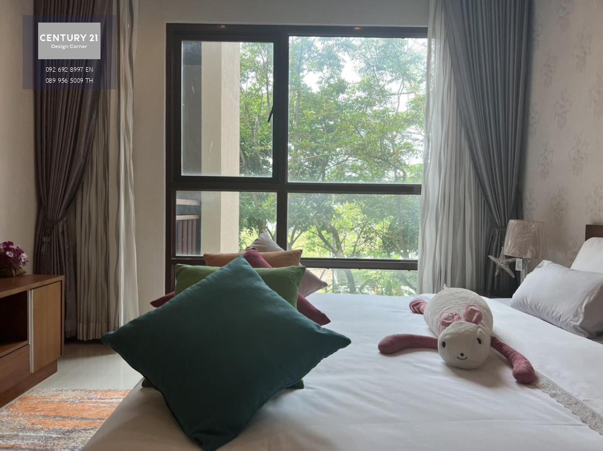 This centrally located condominium is for sale and it comes at the price of 4,600,000฿ 1 Bedroom & 1 Bathroom 64 square meters Fully furnished & fitted. It has been recently renovated from its original condition. Brand new furniture. Condo features, furni