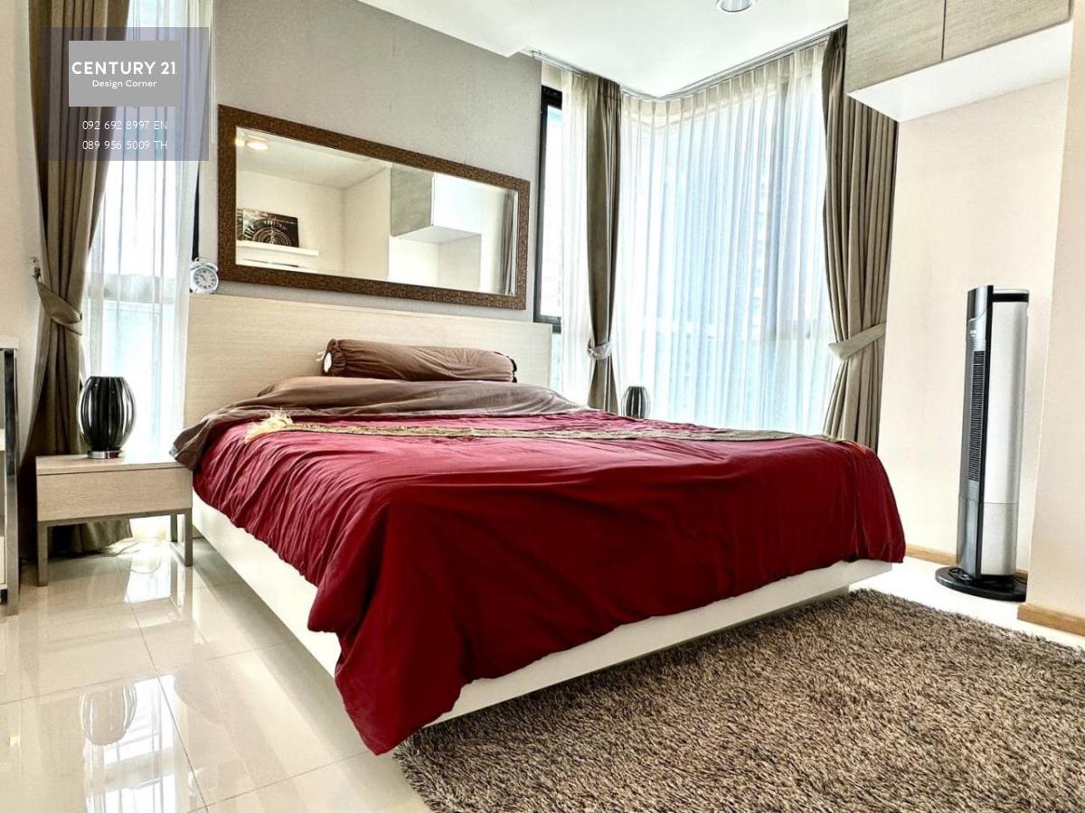 This sea-view condo is for sale and it comes at the price of 5,800,000฿. 1 Bedroom & 1 Bathroom 67 square meters Foreign quota Fully furnished & fitted. Ready to move in. Condo features, furniture & appliances: Balcony with garden & pool view Fully equipp