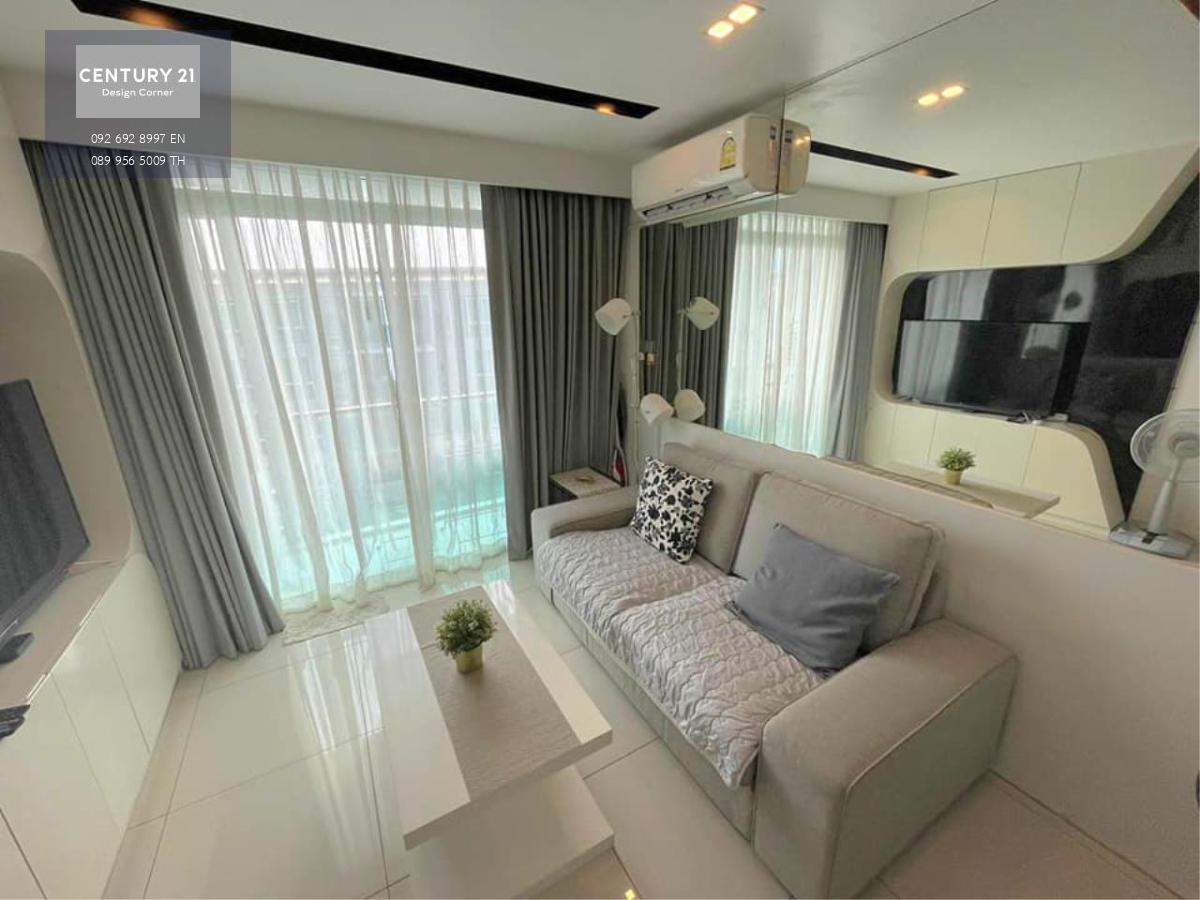 This top-floor condominium is for sale and it comes at the price of 2,650,000฿. 1 Bedroom & 1 Bathroom 35 square meters floor area size Fully furnished & fitted. Ready to move in. Foreign Quota Condo features: Beautiful view of the pool from the balcony a