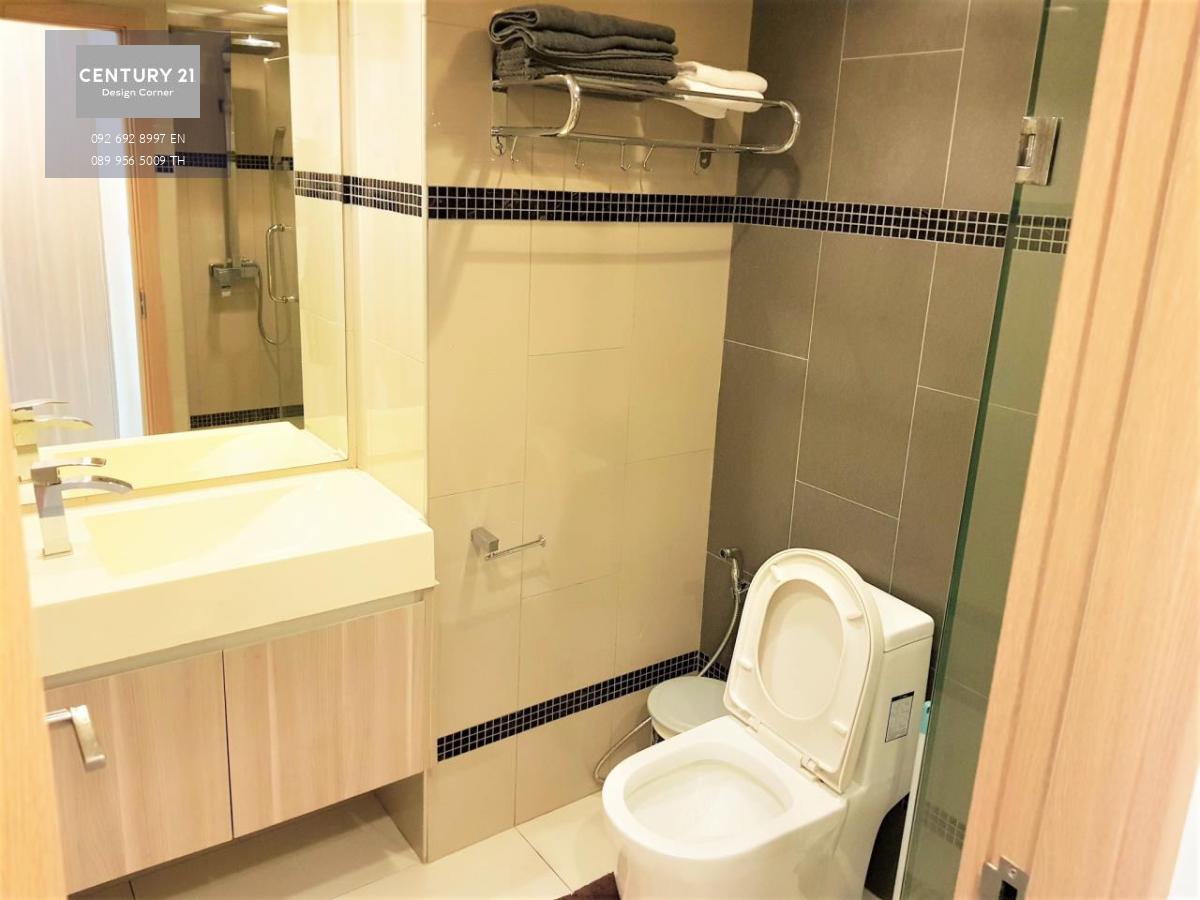 This studio is for sale at the price of 1,250,000฿ Studio 30 square meters 5th floor Foreign Quota Fully furnished and ready to move in Condo features: Fully equipped kitchen Air-conditioning unit Building features: Resident\