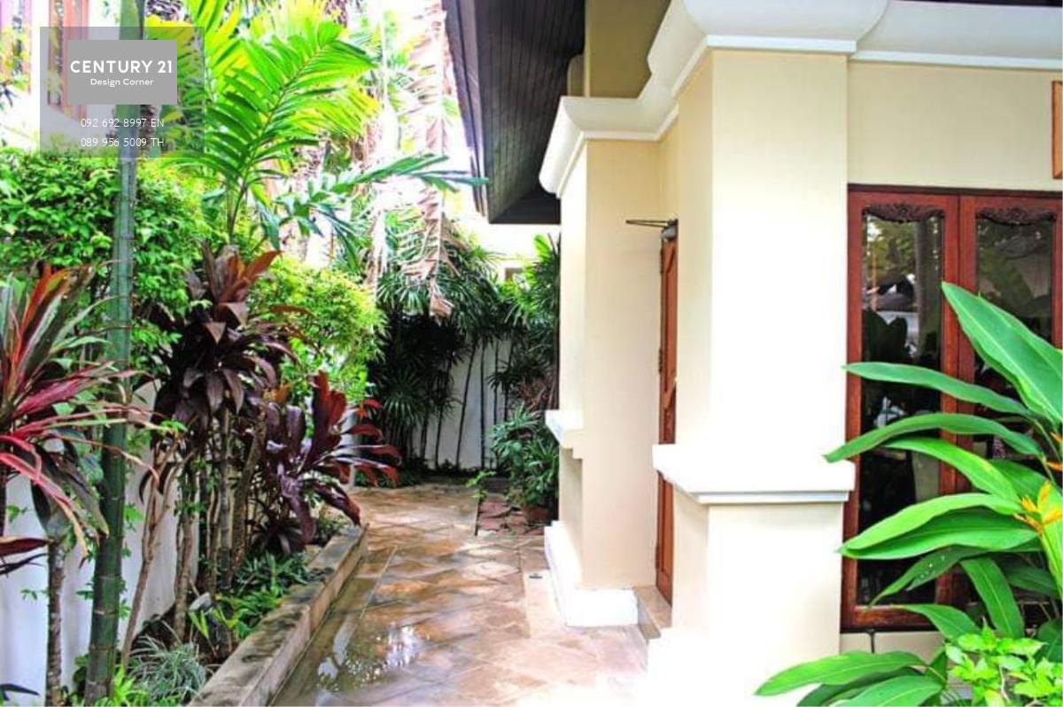 Baan Pool Villa Beautiful Thai Bali style, Na Jomtien, Pattaya,special price Land size 117 sq.wa (468 sq.m) 2 bedrooms 3 bathrooms kitchen living room fully furnished ready to move in 2 parking spaces 24 hour security 7 minutes walk to the beach Plenty of