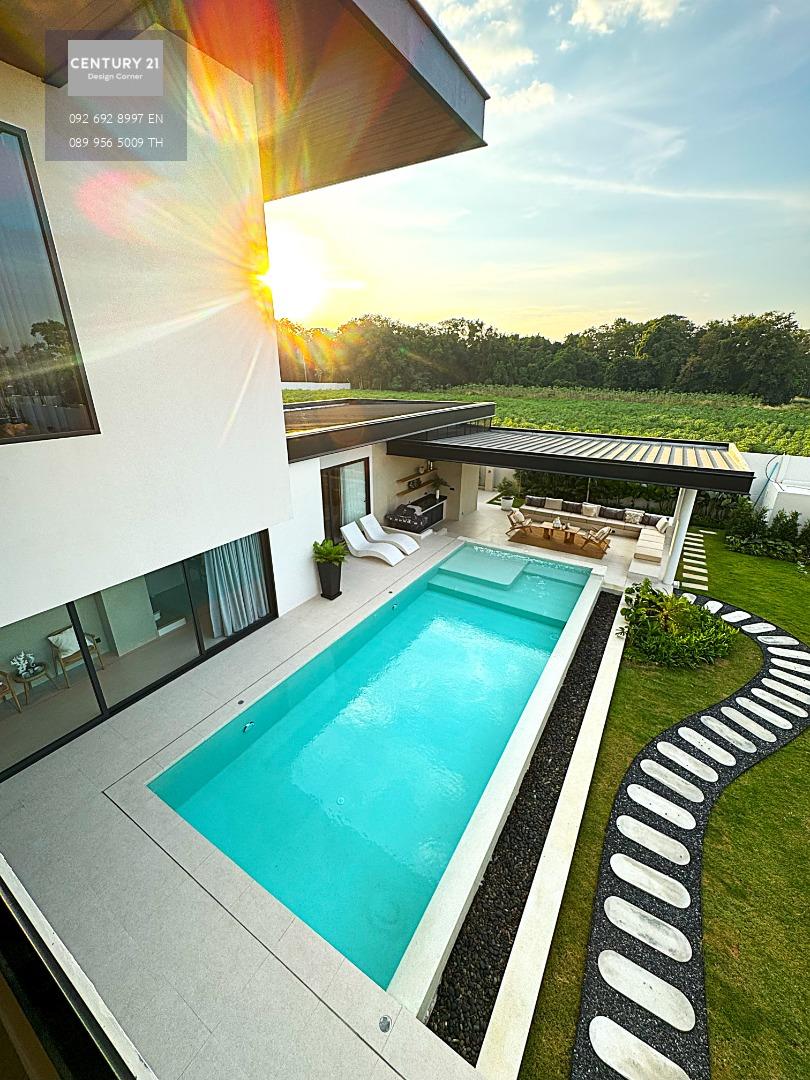 Prime Habitat Pool Villa พัทยา