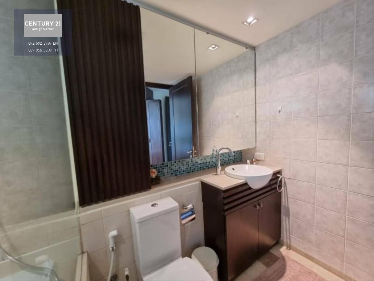 This seafront condominium comes at the price of 9,000,000฿ for sale and 35,000฿ per month for rent 1 Bedroom & 1 Bathroom 80 square meters Fully furnished & fitted. It has been renovated from its original condition Thai Quota Condo features, furniture & a