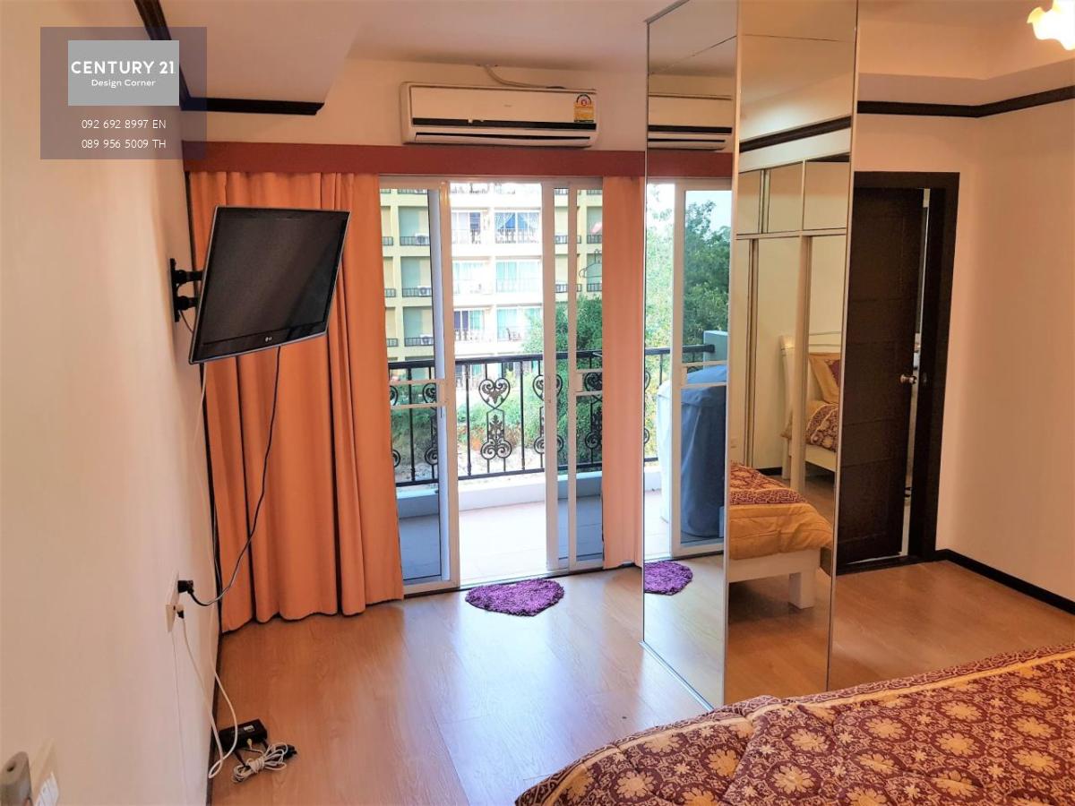 This ground floor condo is for sale at the price of 1,990,000฿ 1 bedroom & 1 bathroom 41.5 square meters Ground floor Foreign quota Fully furnished & ready to move in Condo features: Fully equipped European kitchen Bedroom with en-suite Built-in wardrobes