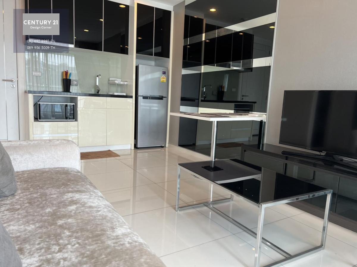 This condo is for sale at the price of 2,390,000฿ 1 bedroom & 1 bathroom 39 square meters 4th floor Foreign quota Condo features: Balcony and living room with great view of Pratumnak European kitchen Ceiling to floor glass windows in the bedroom providing