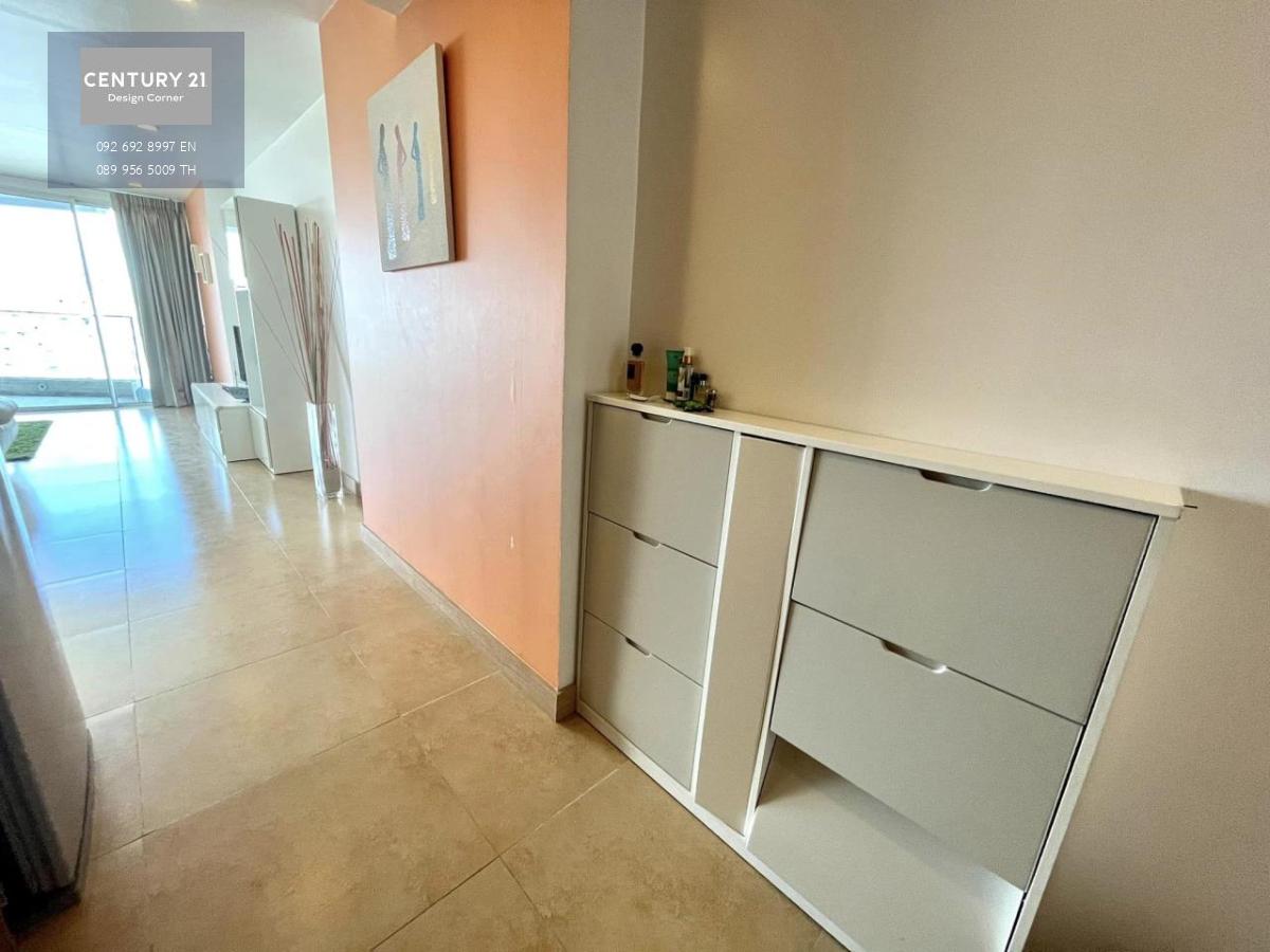 This low-rise condo is for sale and it comes at the price of 4,600,000฿. 1 Bedroom & 1 Bathroom 48 square meters Foreign quota 11th floor Recently renovated and ready to move in Condo features, furniture & appliances: Large balcony with park & partial sea