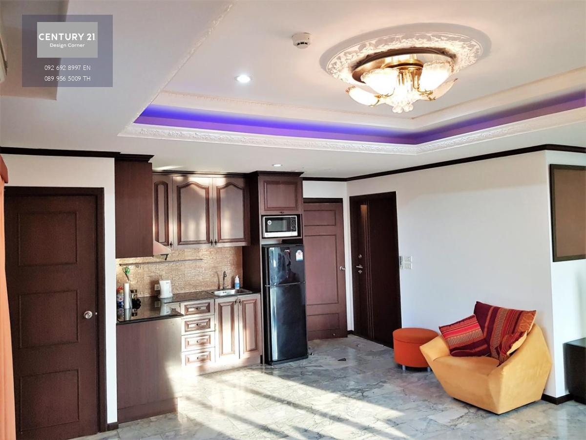 This ground floor condo is for sale at the price of 1,990,000฿ 1 bedroom & 1 bathroom 41.5 square meters Ground floor Foreign quota Fully furnished & ready to move in Condo features: Fully equipped European kitchen Bedroom with en-suite Built-in wardrobes