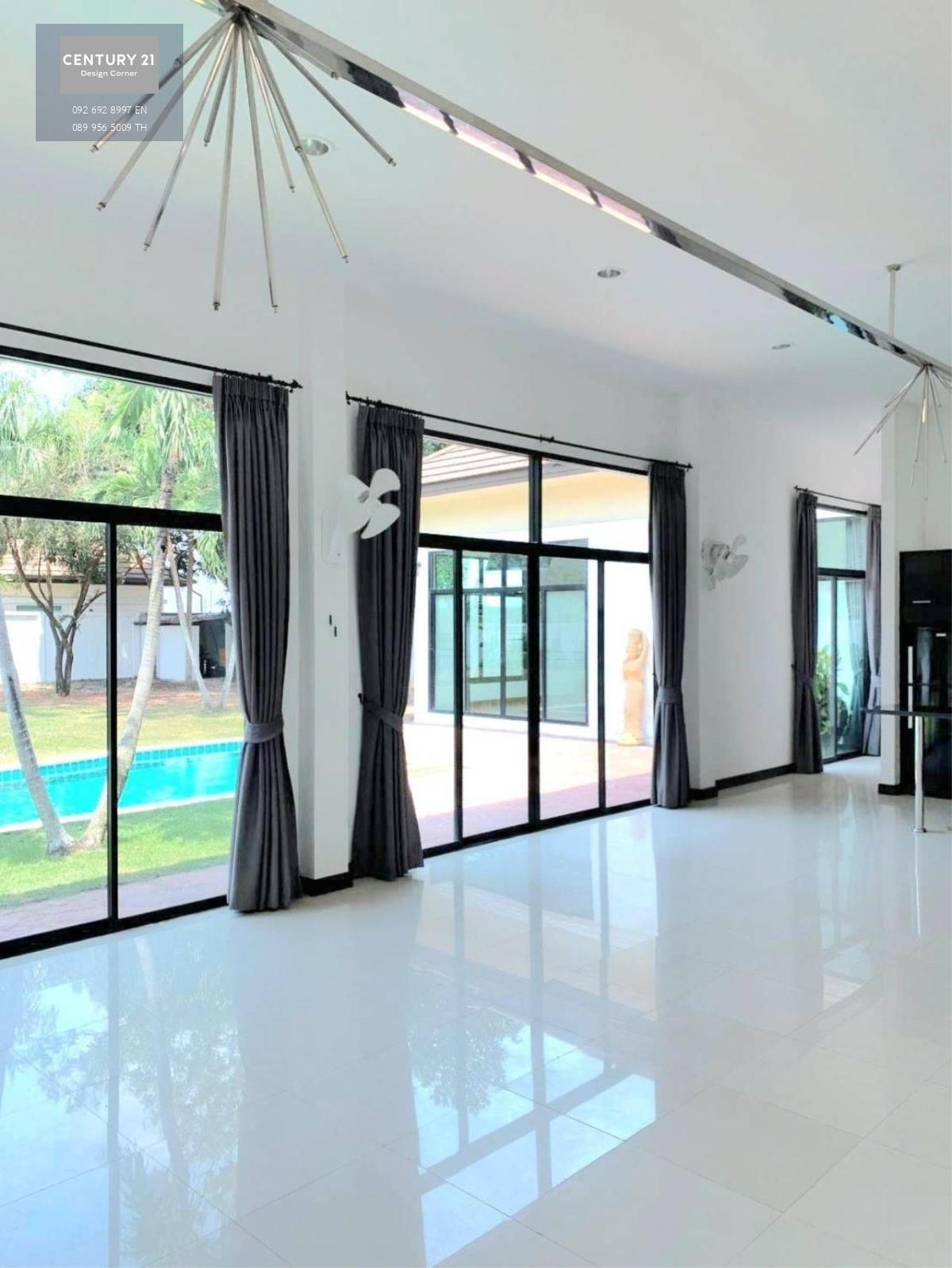 This single-storey house is for sale and it comes at the price of 10,950,000฿ 160 square meters interior area size 268 square wah / 968 square meters Company ownership (If bought in Thai name, purchaser pay for the transfer fees) Recently renovated Partia