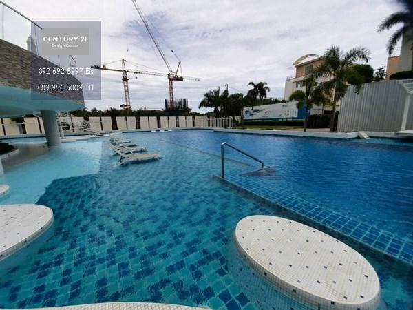 ขายคอนโดพร้อมผู้เช่า   คอนโดวิวทะเล ชื่อต่างชาติ La Royale Beach Condo นาจอมเทียน พัทยา