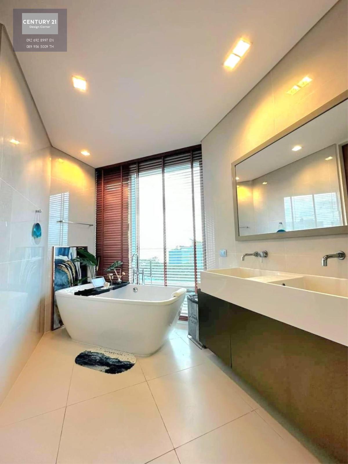 คอนโดสวย วิวทะเล ห้องพร้อมเข้าอยู่ ราคาสุดพิเศษ Reflection Jomtien Condo พัทยา